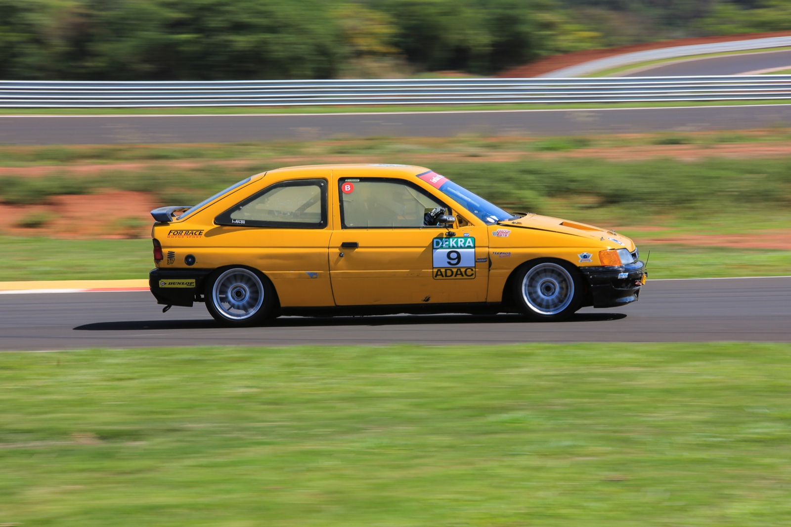 Escort RS em pista